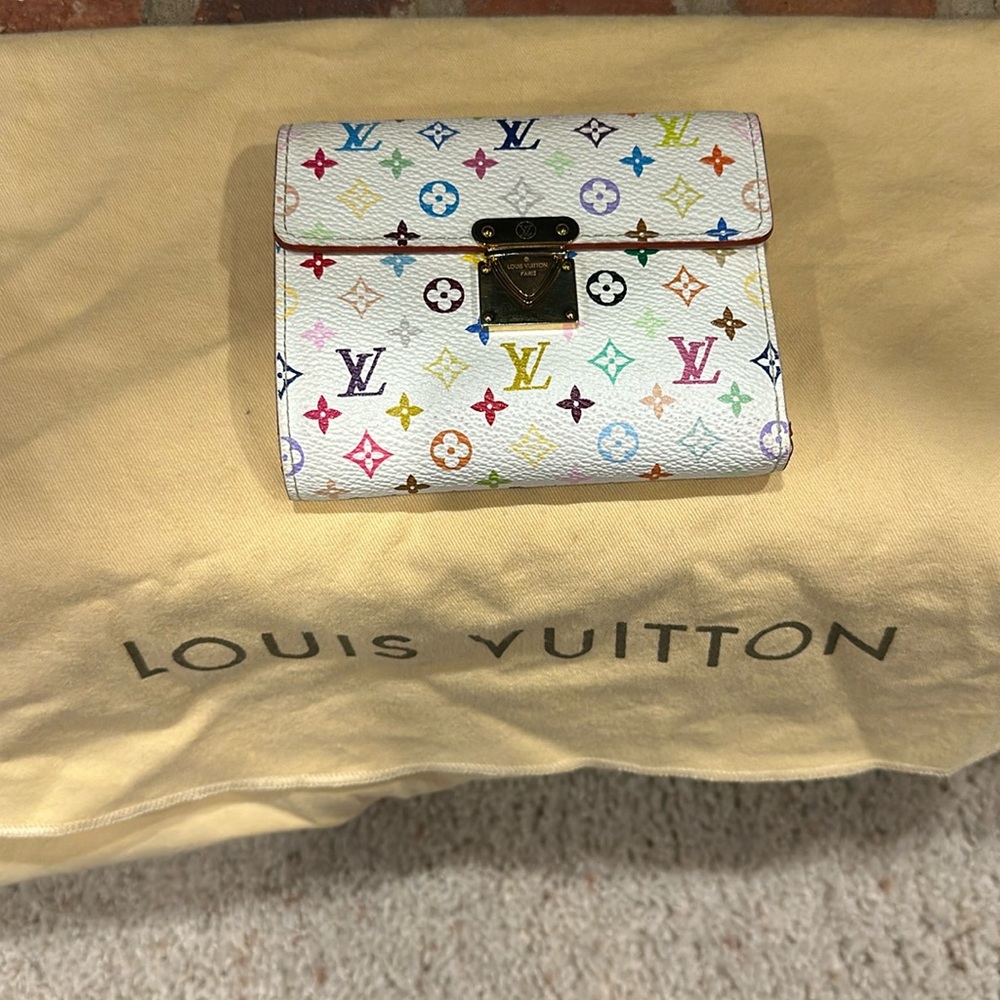 COPY - White Louis Vuitton wallet multicolor
